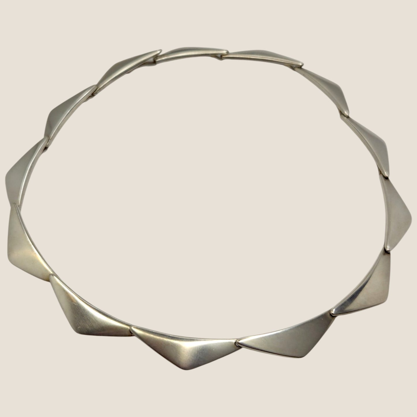 Bent Gabrielsen "Peak" Georg Jensen, Denmark. Sterling Silver collier