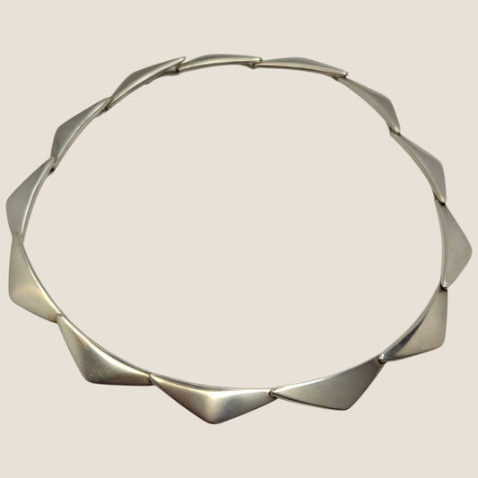 Bent Gabrielsen "Peak" Georg Jensen, Denmark. Sterling Silver collier