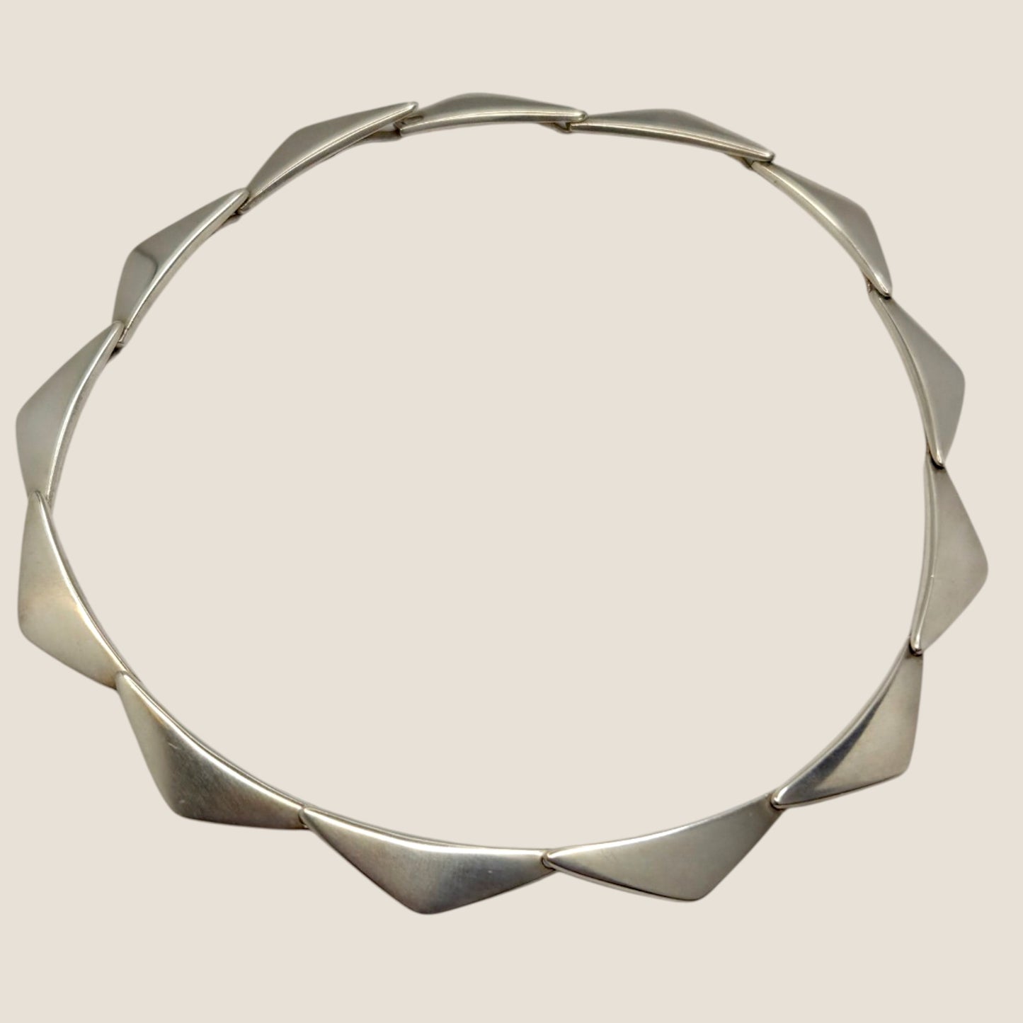 Bent Gabrielsen "Peak" Georg Jensen, Denmark. Sterling Silver collier
