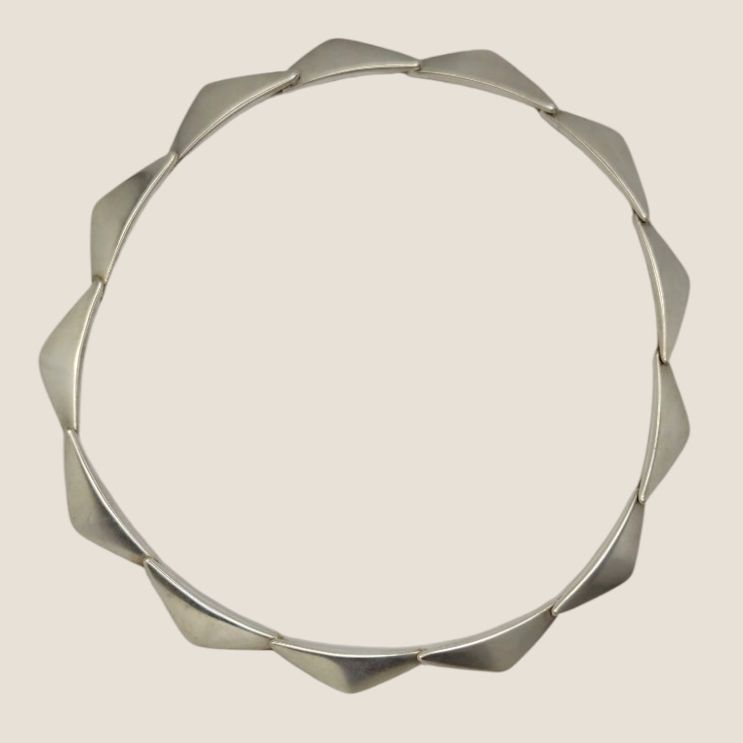 Bent Gabrielsen "Peak" Georg Jensen, Denmark. Sterling Silver collier