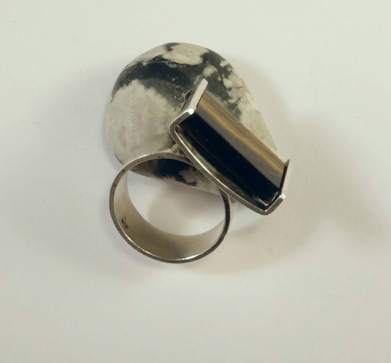 Finnish Kupittaan Kulta, Elis Kauppi silver tigers eye ring.