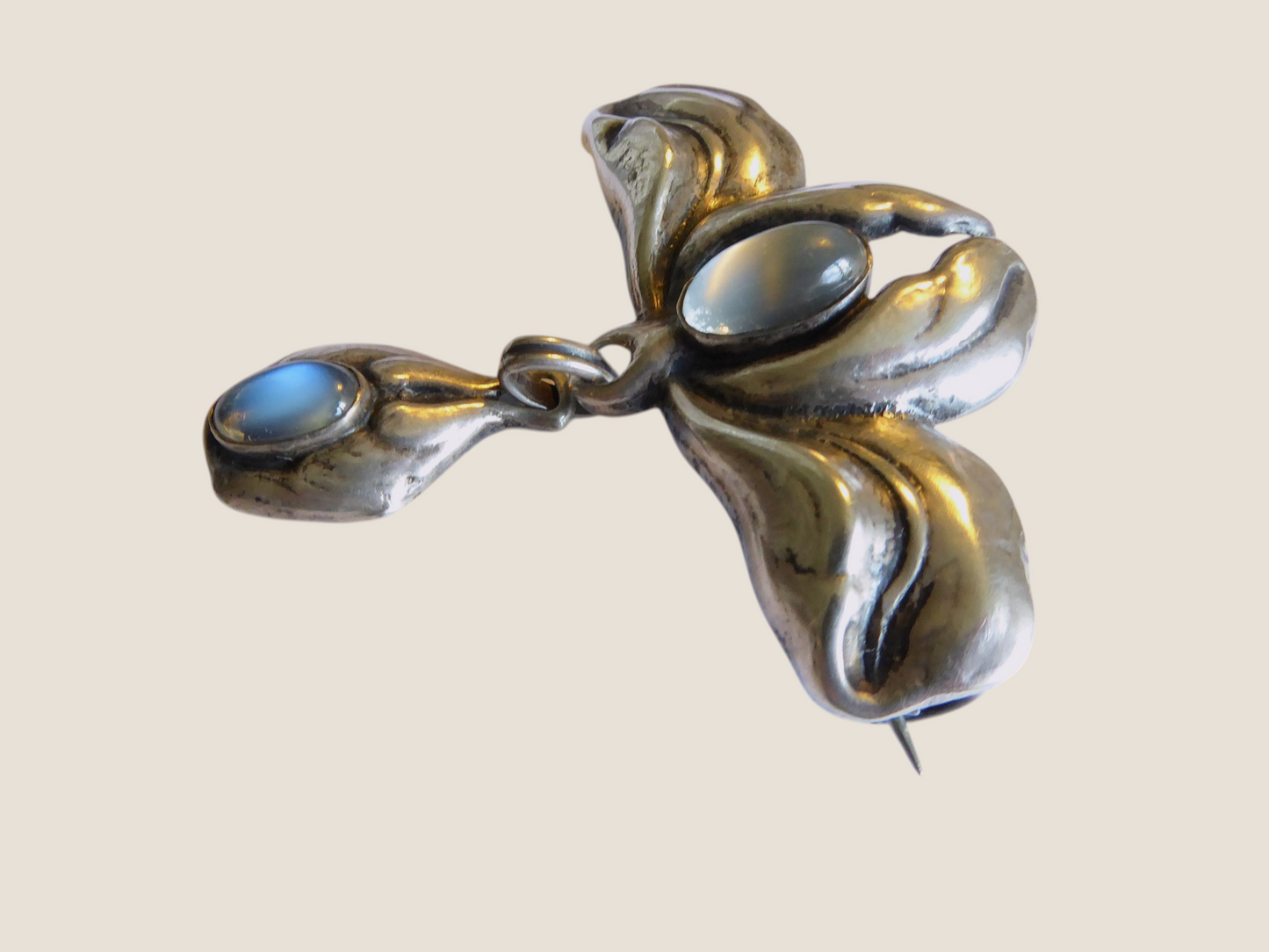 Bernhard Hertz, Denmark. Art Nouveau silver brooch, cabochon moonstones
